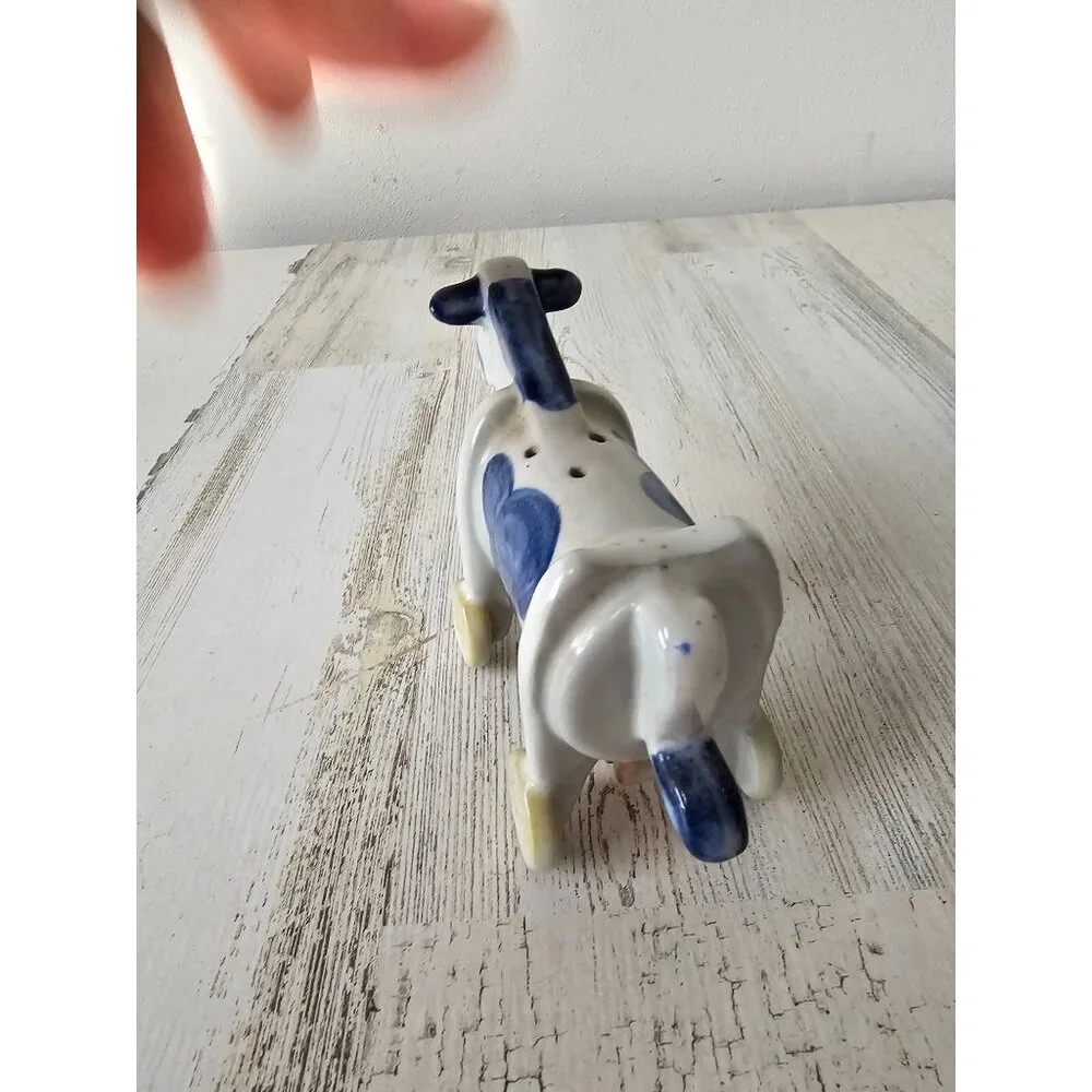 Vintage‎ Lewisville pottery Cow salt shaker pottery vintage